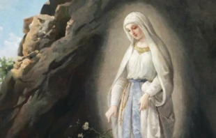 Virgen de Lourdes / Cru00e9dito: Pintura de Virgilio Tojetti. Dominio Pu00fablico en Wikimedia Commons 