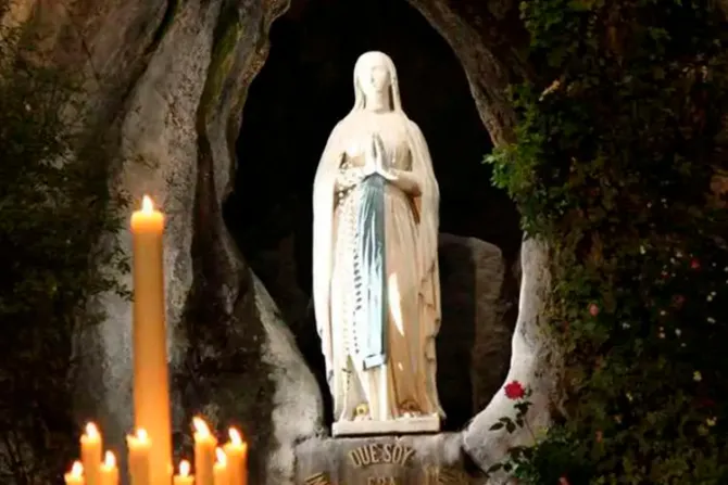 El Papa Francisco alienta a acudir a la Virgen de Lourdes ante las dificultades