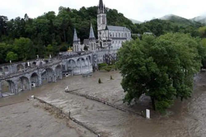 Francia: Santuario de Virgen de Lourdes muy afectado por inundaciones