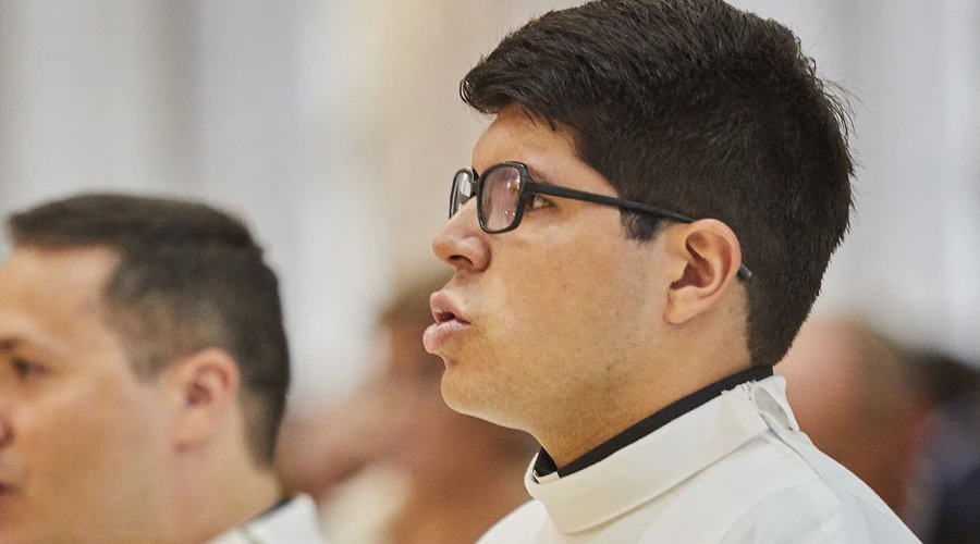 Diu00e1cono Lucas Sacaru00edas Sotelo. Cru00e9dito: Flickr Archdiu00f3cesis de Madrid?w=200&h=150