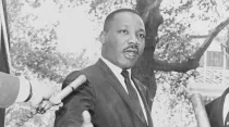Conferencia de prensa del reverendo Martin Luther King / Crédito: Dominio Público