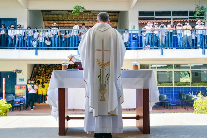 Escuela católica cumple 25 años evangelizando en zona marcada por violencia en Colombia