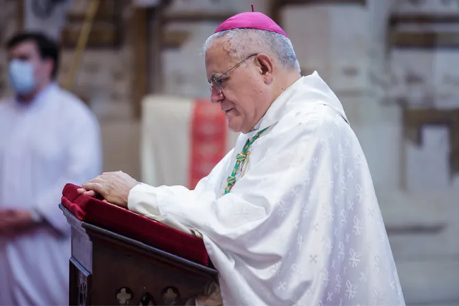 Políticos comunistas acosan al Obispo de Córdoba por criticar derribo de una cruz