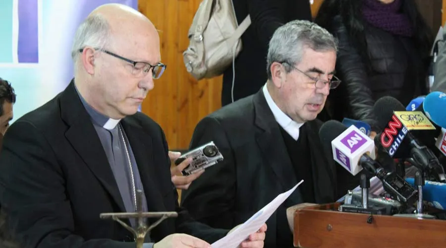 Obispos de Chile: Mons. Fernando Ramos y Mons. Santiago Silva / Foto: Giselle Vargas (ACI Prensa)