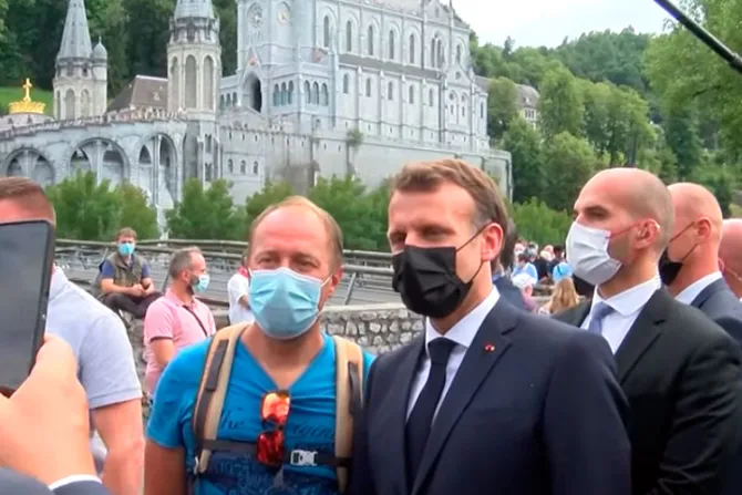 Presidente Macron visita el Santuario de Lourdes en Francia