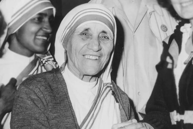 Prensa italiana filtra “fecha” de canonización de la Madre Teresa, el Vaticano responde