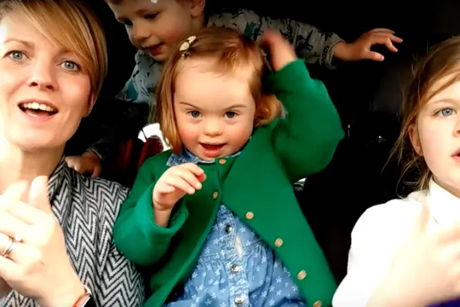 Madres cantan con sus hijos con síndrome de Down y se hace viral [VIDEO]