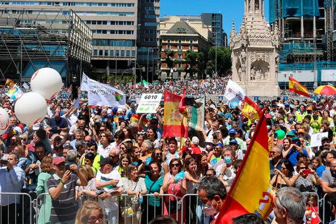 Más de 100.000 marchan por la vida y contra la reforma de la Ley de aborto en España