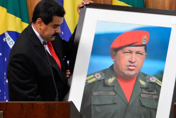 Venezuela: Maduro ataca a obispos por rechazar el "Chávez Nuestro"