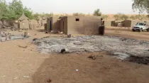 Aldea atacada por yihadistas en Mali. Crédito: Ayuda a la Iglesia Necesitada (ACN)