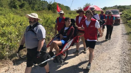 Peregrinos recorreru00e1n el Camino de Santiago en sillas de ruedas