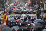 Más de 40 mil marchan por la vida en París bajo intensa lluvia [FOTOS y VIDEOS]