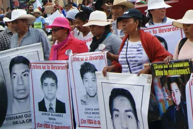 Herida por 43 desaparecidos de Ayotzinapa no sanará hasta que haya justicia, dice Obispo