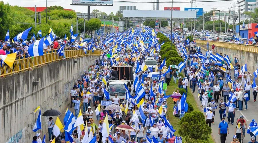 Multitudinaria manifestación en defensa de la Iglesia en Nicaragua. Foto: Javier Ruiz / Arquidiócesis de Managua.?w=200&h=150