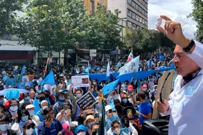 Miles se manifiestan en defensa de la vida y rechazo al aborto ante Suprema Corte de México