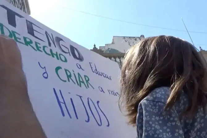Chile: Padres exigen que Constitución resguarde su derecho a escoger educación de sus hijos