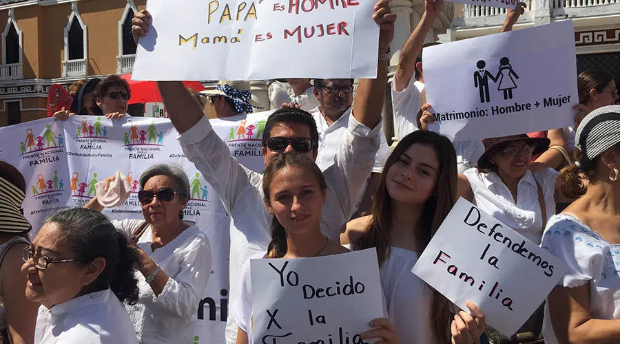 Manifestación a favor de la familia en México el 1 de junio. Foto: CitizenGO.
