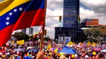 Manifestación pacífica contra gobierno de Venezuela en 2014. Foto: durdaneta/Wikipedia (CC BY 2.0)