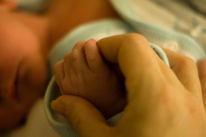 Proyecto legalizaría el aborto hasta el noveno mes en Argentina