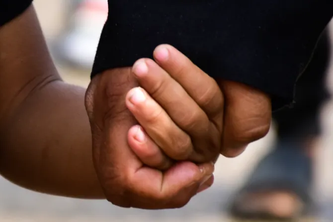 Obispos en Filipinas agradecen aprobación de ley que prohíbe matrimonios infantiles