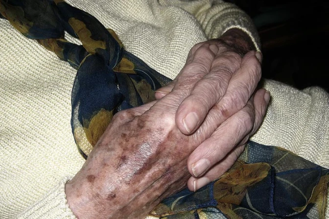 ¿Enfermo o anciano? También puedes vivir la Semana Santa en casa