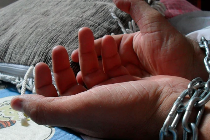 Heridas de víctimas de trata de personas “son también las llagas de Cristo”, dice el Papa