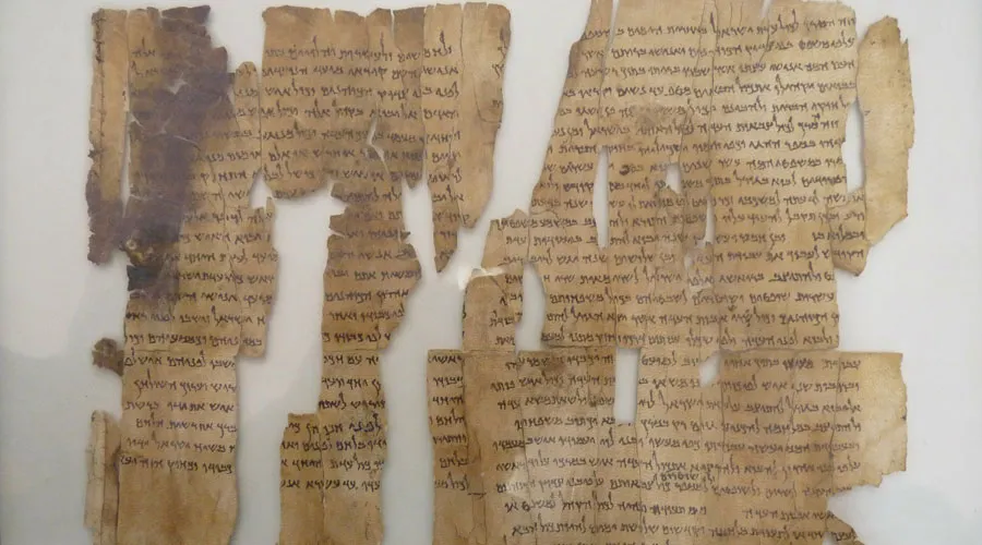 Presentan 52 fragmentos inéditos de los manuscritos de Qumrán