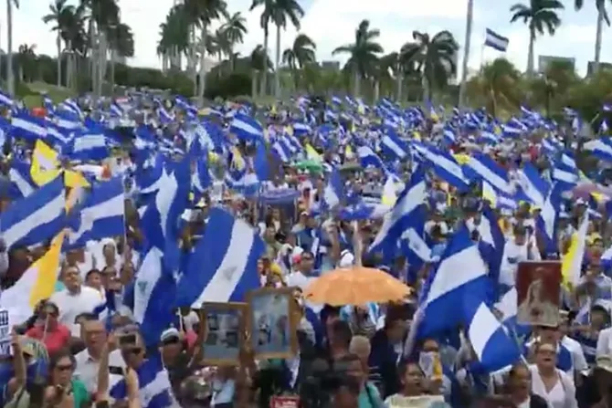 Miles marchan en apoyo la Iglesia en Nicaragua [FOTOS y VIDEOS]