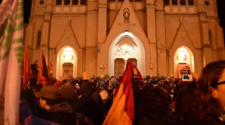 Argentina: Denuncian creciente violencia y odio contra la Iglesia en encuentros feministas