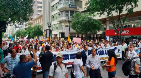Ecuador: Por segunda semana consecutiva miles marchan en defensa de la familia [FOTOS]