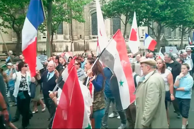 Católicos marchan en París contra genocidio de cristianos en Medio Oriente