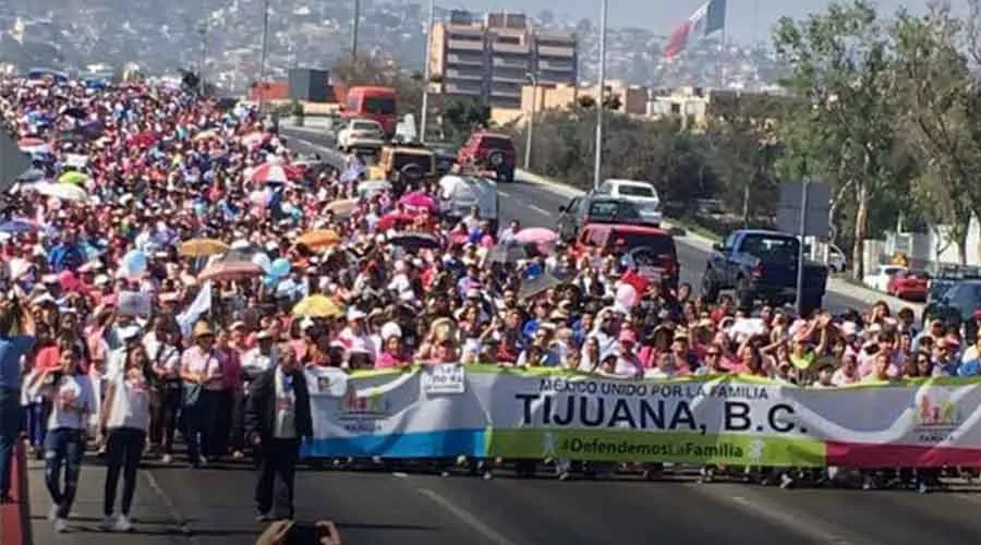 Marcha por la Familia en Tijuana. Foto: Facebook Frente Nacional por la Familia.?w=200&h=150