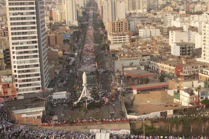 Perú: Cómo la agencia EFE redujo 750 mil personas a 10 mil en Marcha por la Vida