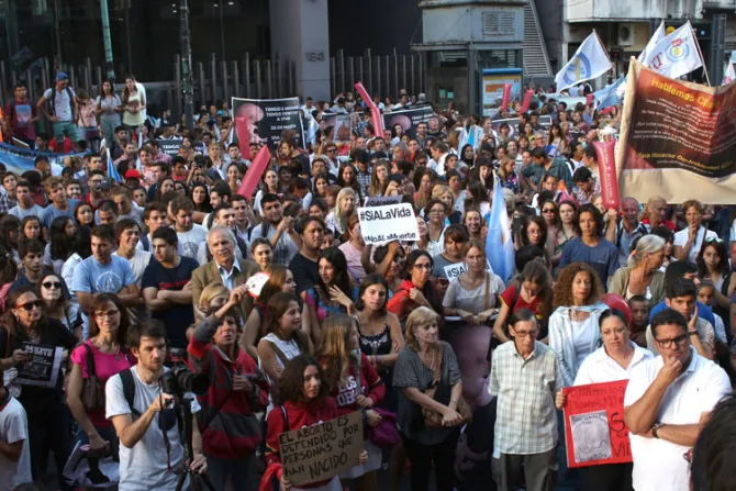 Marchas por la vida siguen en Argentina en inicio del debate sobre ley del aborto