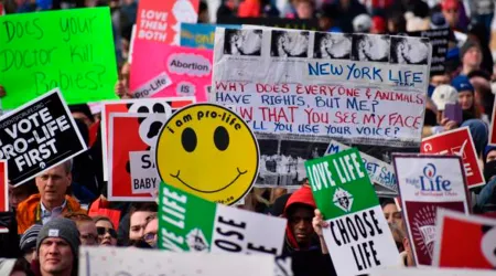 Miles marchan a favor de la vida en la segunda March for Life anual en Estados Unidos