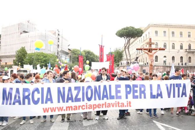 [FOTOS] Miles se manifiestan en Roma en defensa de la vida