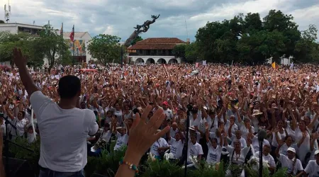 FOTOS y VIDEOS: Así fue la multitudinaria marcha por la familia en Colombia