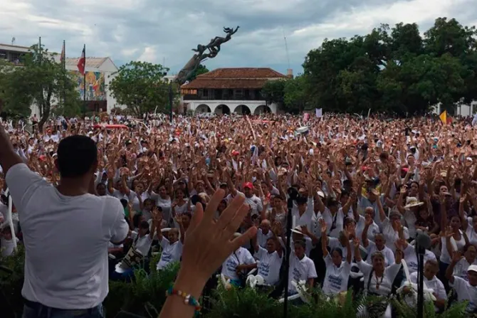 FOTOS y VIDEOS: Así fue la multitudinaria marcha por la familia en Colombia