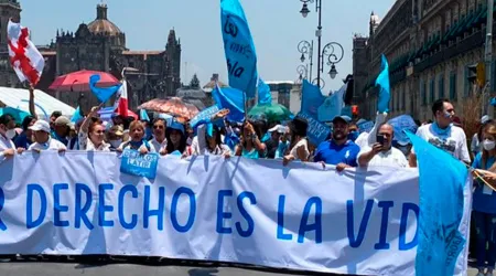 Más de 40 mil marchan por la vida y contra el aborto en Ciudad de México