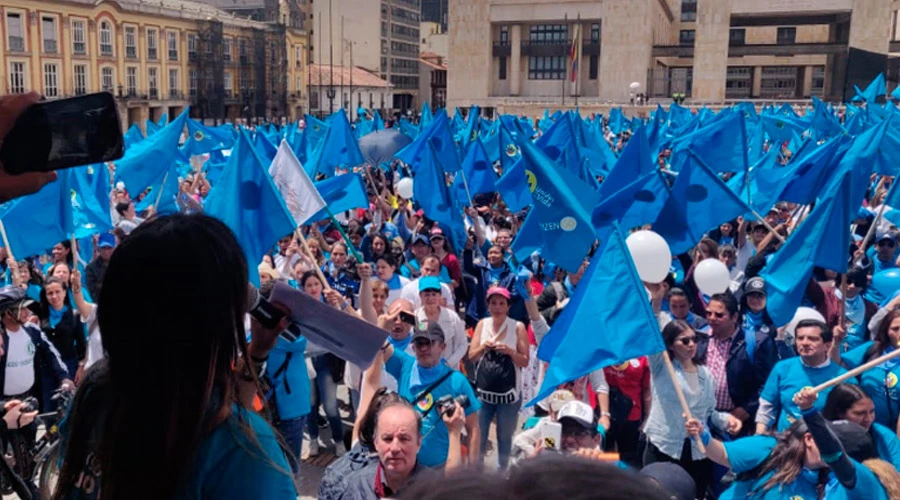 "Ola celeste" en la Plaza BolÃ­var  / CrÃ©dito: Unidos por la Vida