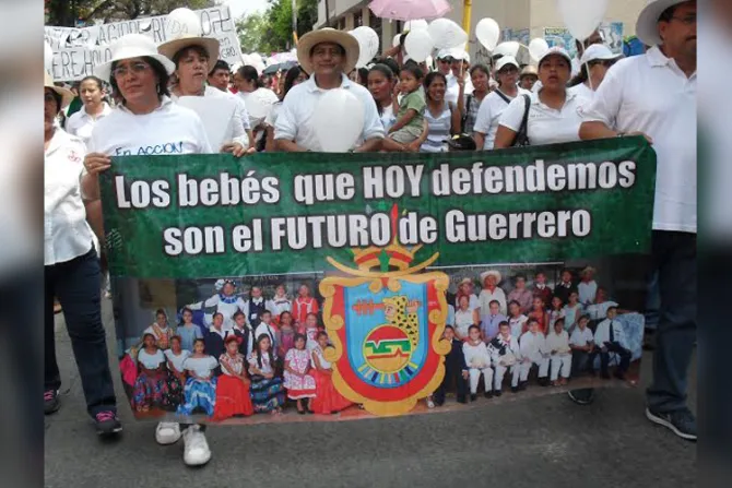 [FOTOS] México: Diez mil personas marchan por la vida y contra el aborto en Guerrero