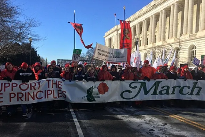 Intenso frío no detuvo a miles en Gran Marcha por la Vida en EE.UU.