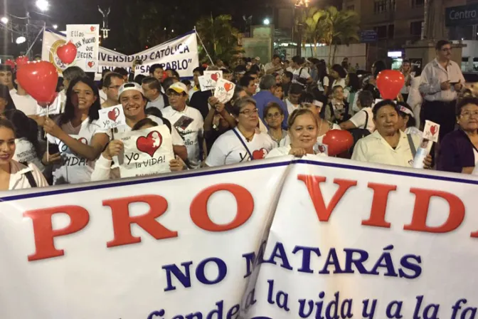 Más de 250 mil marchan por la vida y contra el aborto en Bolivia
