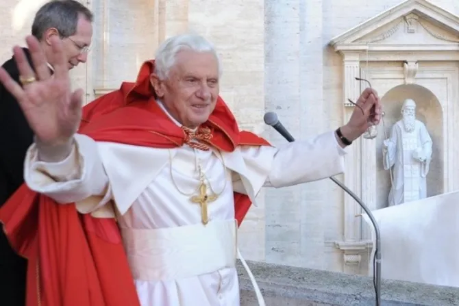 Escultor del Vaticano asegura que Benedicto XVI “va a ser santo”