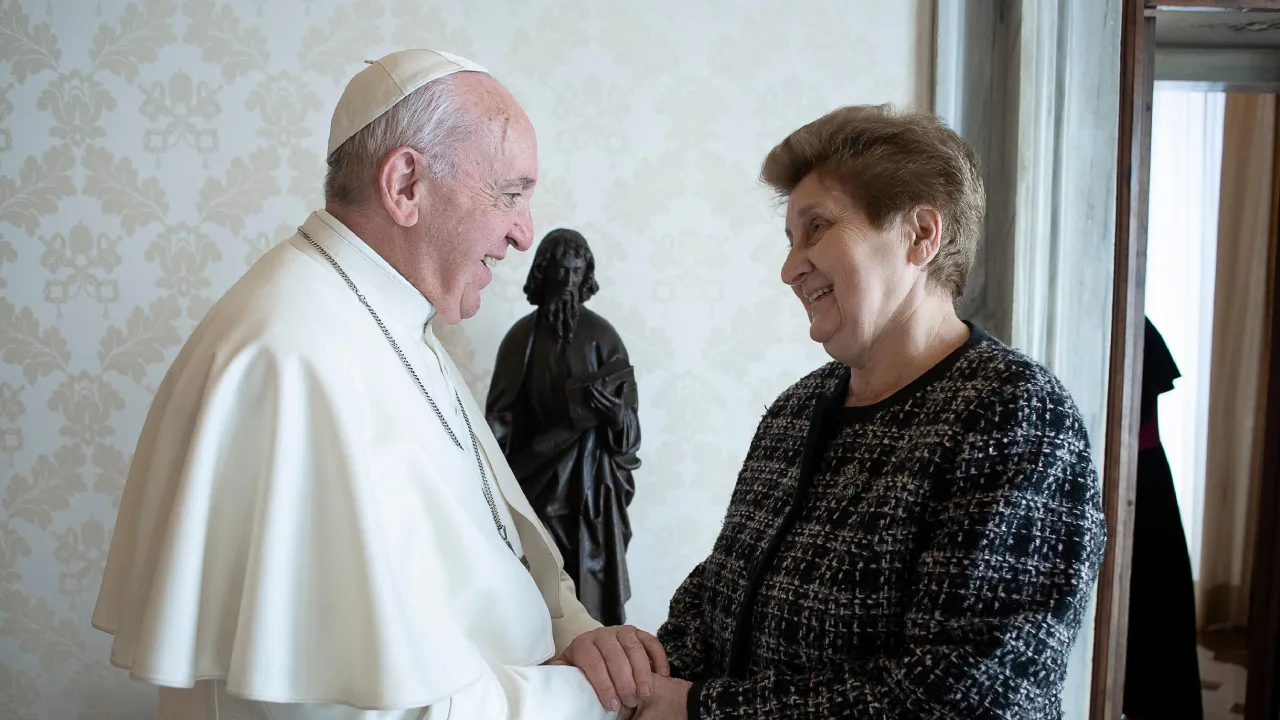 El Papa Francisco se reunió con Mariella Enoc durante una audiencia privada en el Vaticano, el 28 de marzo de 2019. Crédito: Vatican Media?w=200&h=150