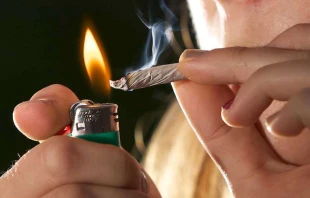 Imagen referencial / Cigarrillo de marihuana. Cru00e9dito: Flickr de Chuck Grimmett (CC BY-SA 2.0). 