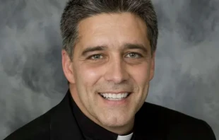 P. Mark Beard. Cru00e9dito: Diu00f3cesis de Baton Rouge 