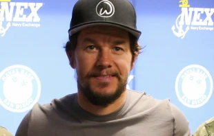 Mark Wahlberg | Cru00e9dito: Flickr de Naval Surface Warriors (CC BY-SA 2.0) 