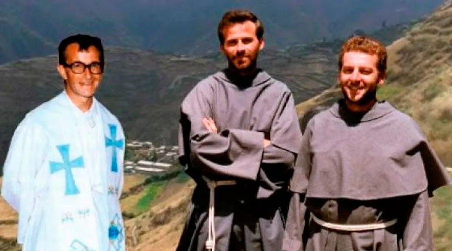 P. Alessandro Dordi, P. Miguel Tomaszek y P. Zbigniew Strzalkowski. Foto: Comisión Central de Beatificación de los Mártires / Diócesis de Chimbote.