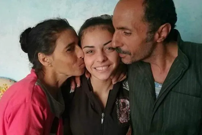 Liberan a adolescente católica secuestrada por terroristas musulmanes en Egipto